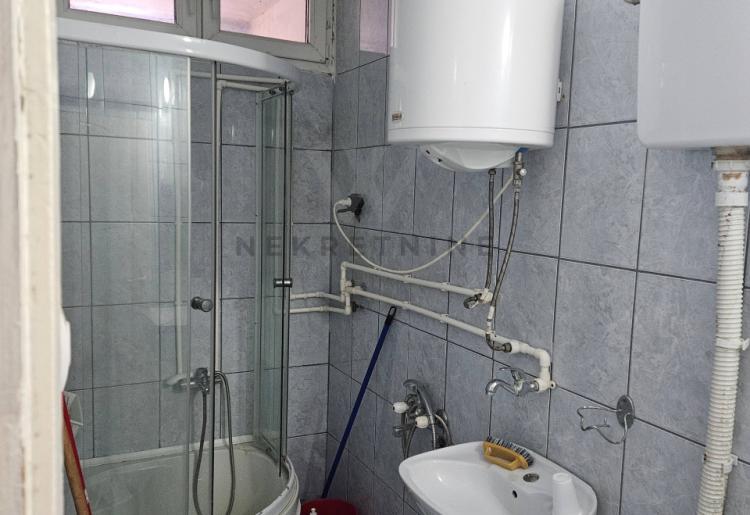 Boljevac - stan, površine 38m2, četvrti sprat u centru grada