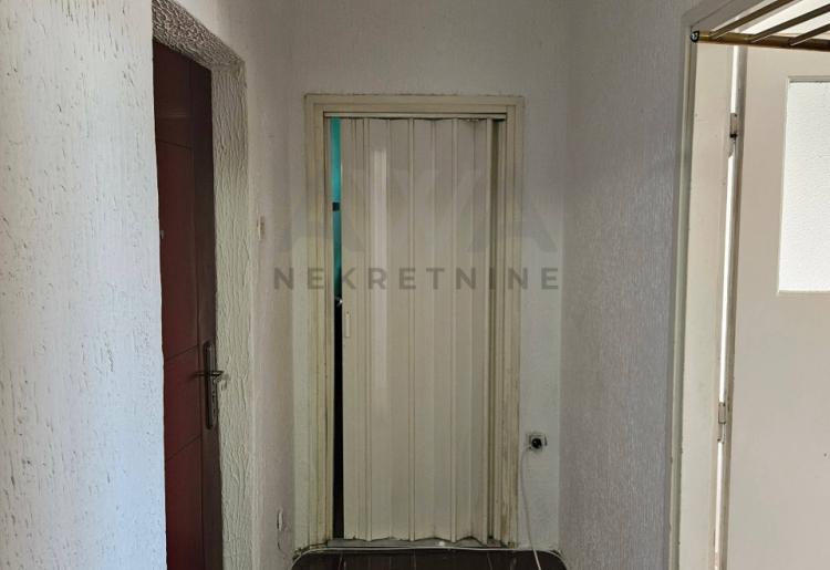 Boljevac - stan, površine 38m2, četvrti sprat u centru grada