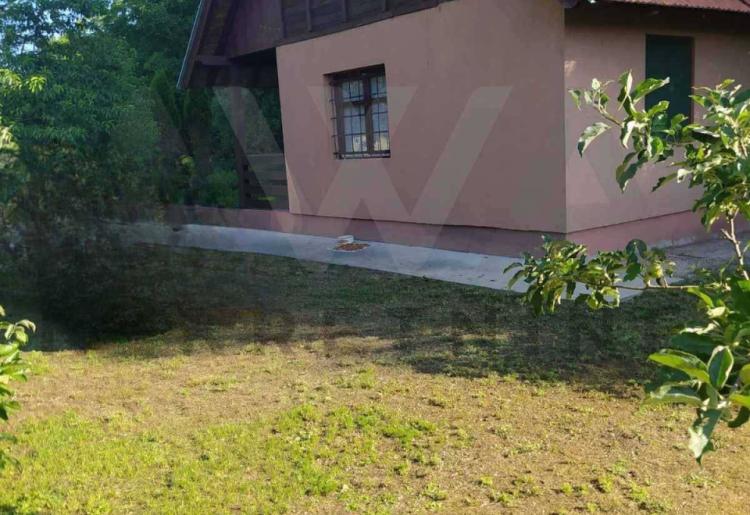 Boljevac - Jablanica , vikendica za uživanje 50m2 na parceli površine  1022m2