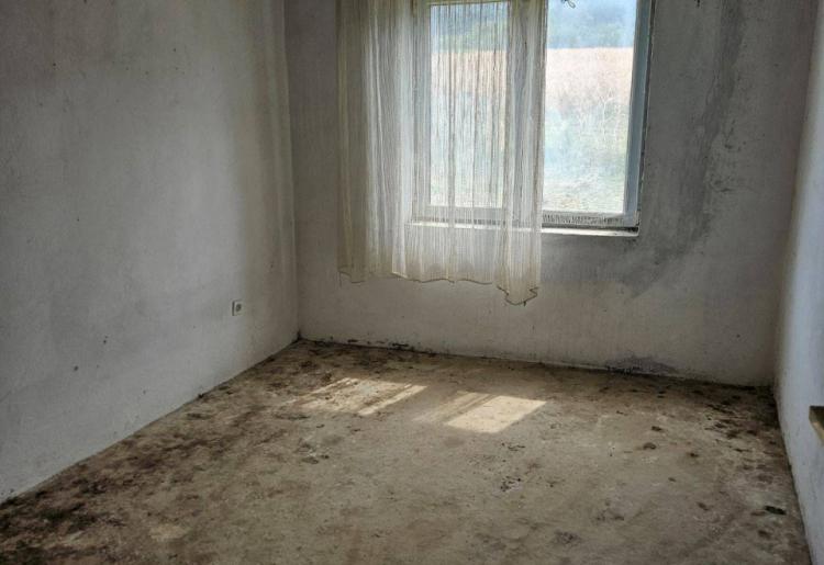 Lukovo-Boljevac  Seosko domacinstvo -kuca 62m2 + ekonomski objekat 63m2
