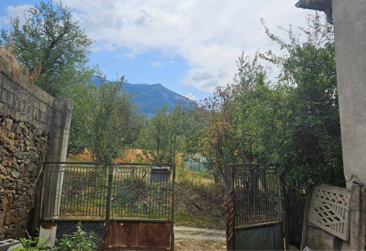 Lukovo-Boljevac  Seosko domacinstvo -kuca 62m2 + ekonomski objekat 63m2