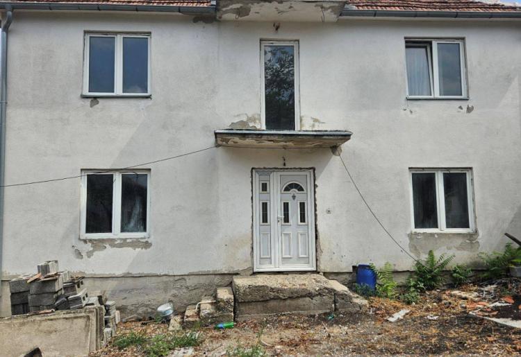 Lukovo-Boljevac  Seosko domacinstvo -kuca 62m2 + ekonomski objekat 63m2