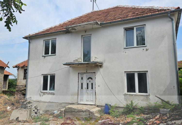 Lukovo-Boljevac  Seosko domacinstvo -kuca 62m2 + ekonomski objekat 63m2