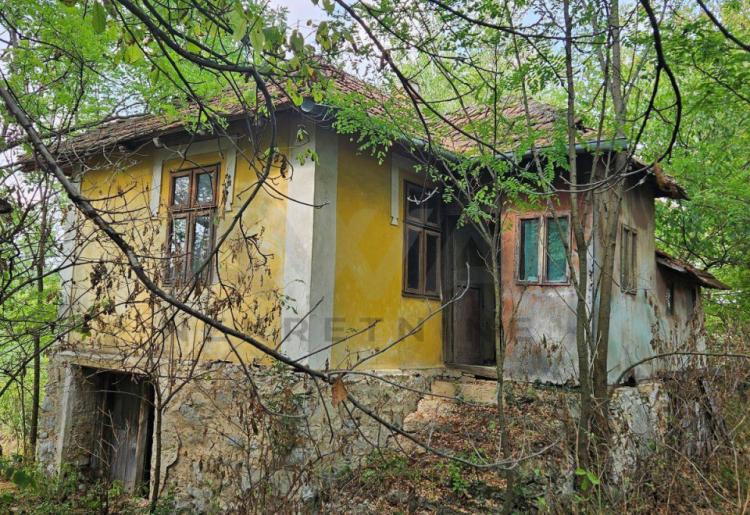 Ilino - Rtanj Kuca za rusenje ili adaptaciju na placu povrsine  od oko 20ari
