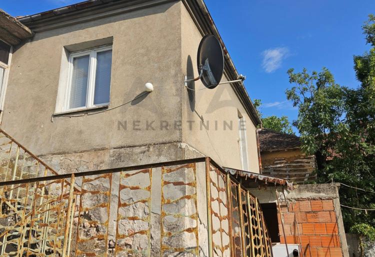 Krivi Vir - seosko domacinstvo,kuca sa ekonomskim objektom na placu od oko 10ari